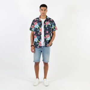 *Kolby Hawaiian Button Up Short Sleeve Shirt